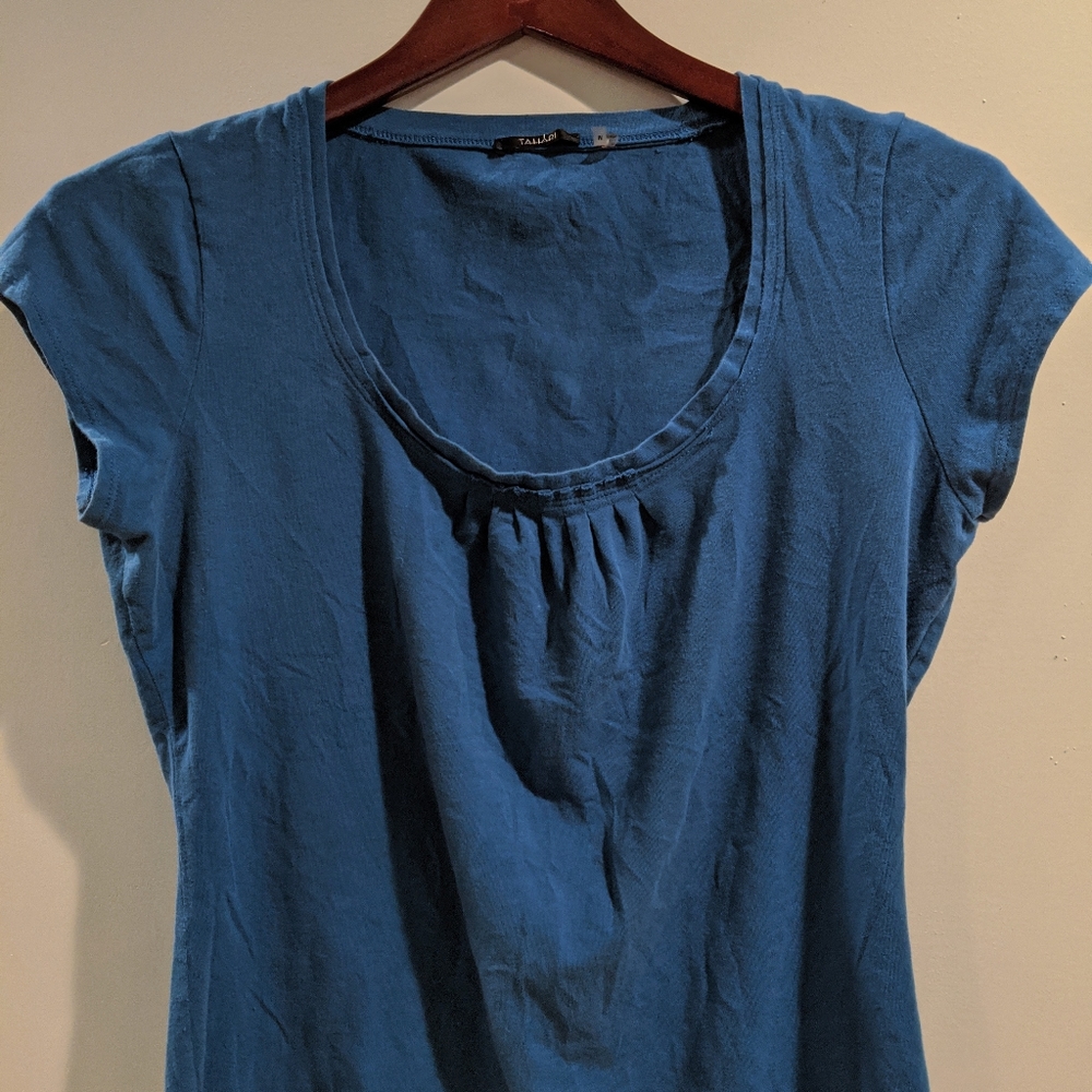 Tahari azure blue top size medium